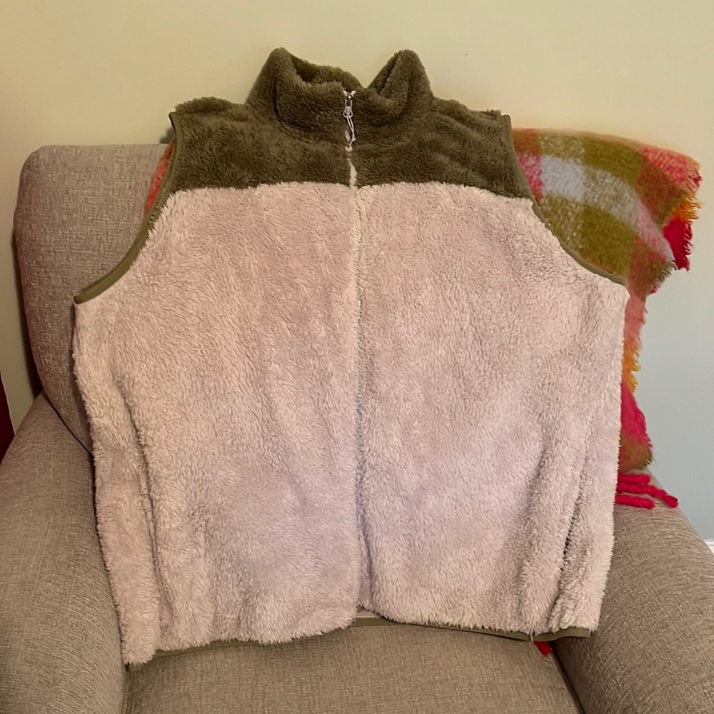 NWOT Eddie Bauer Fleece Plush Vest